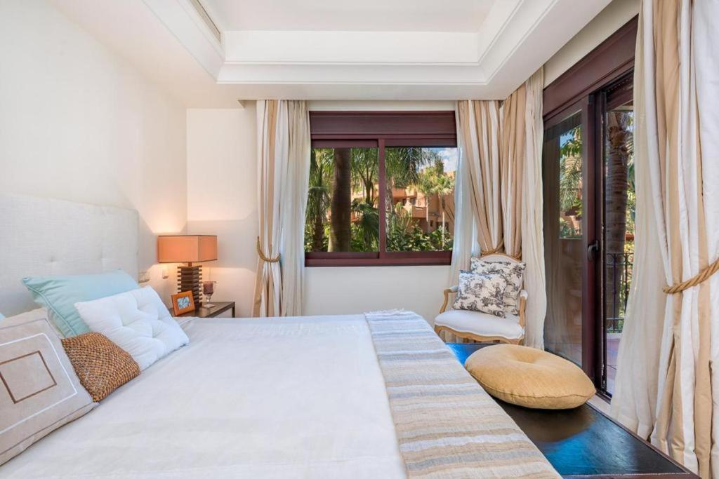 Alzambra Hill Club, Puerto Banus, * Marbella